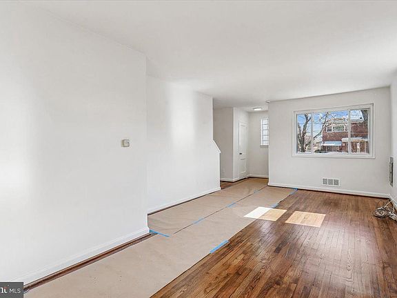 5th image of 8422 12th Ave