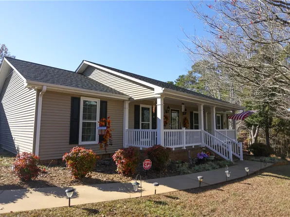 306 Stratford Dr, Seneca, SC 29678