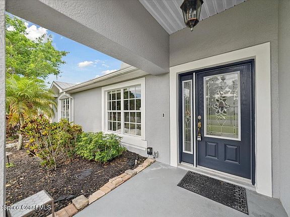 3rd image of 897 Hunters Creek Dr