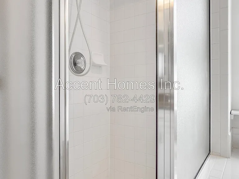 21217 Millwood Sq — Photo 34