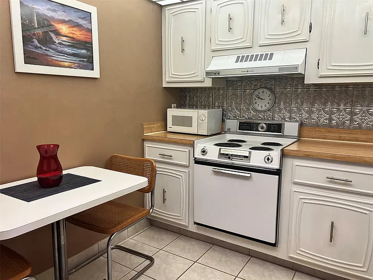 101 Briny Ave #1005 — Photo 8