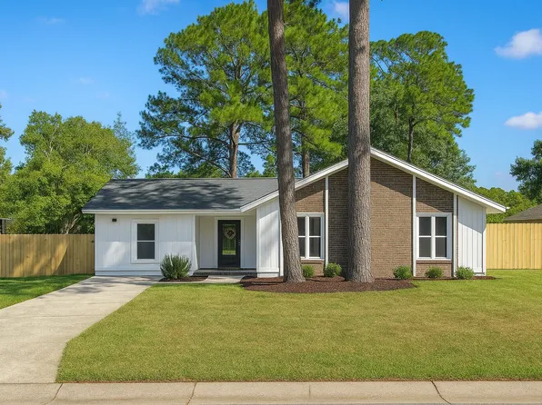 310 Blue Fox Ln, Goose Creek, SC 29445