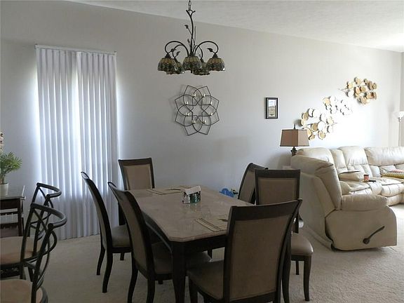 3rd image of 2 Willow Walk Ct