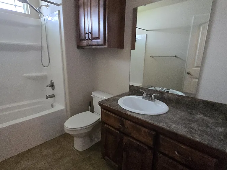 2524 Empire Ave — Photo 5