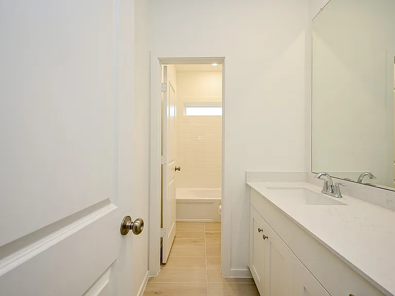 6427 Seafoam Lake Dr — Photo 36