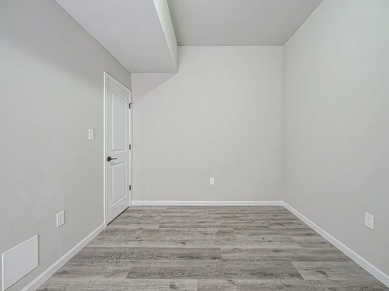2114 Mifflin St #A — Photo 12