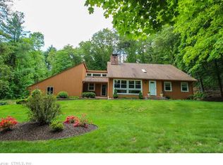 553 Lovely St, Avon, CT 06001