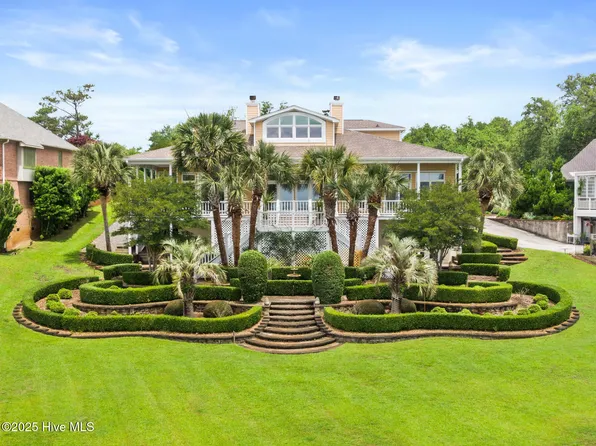 103 Coastal Bluffs Court, Hampstead, NC 28443