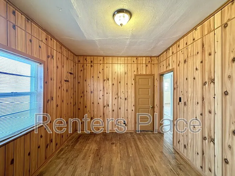 3 bed, 2.0 bath, 1068 sqft, $1,295 — Photo 3