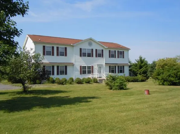 689 Ridge Rd, Lansing, NY 14882