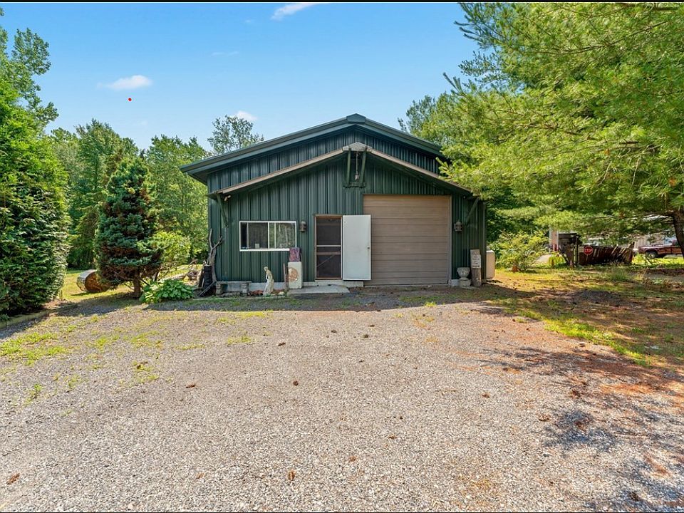 2nd image of 805 Farnum Pike #3