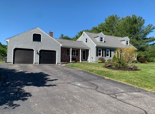 9 Country Charm Rd, Cumberland, ME 04021