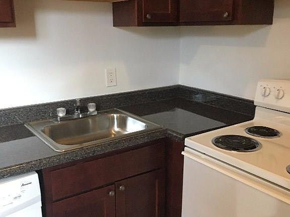 5th image of 635 W Barry Ave APT 104L