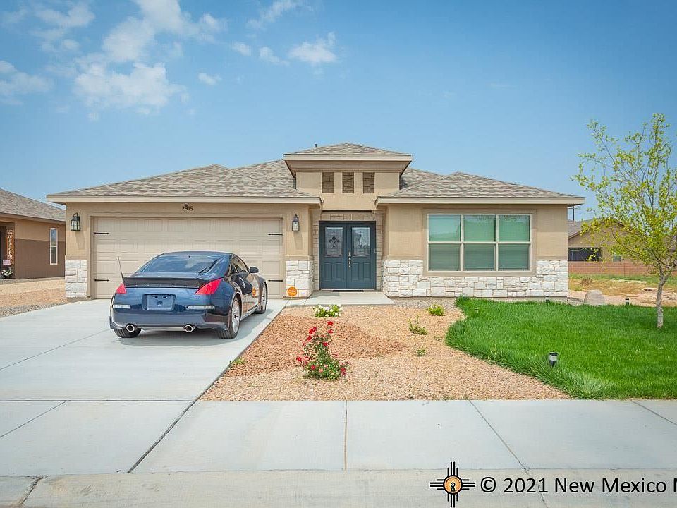 1st image of 2915 N Carino Dr