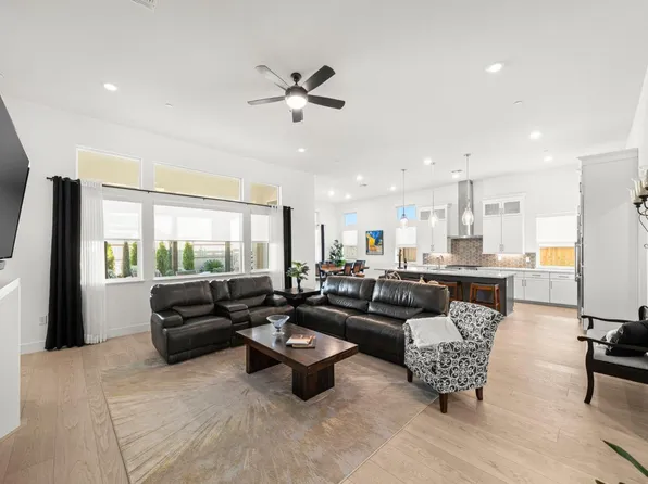 3065 Palo Alto St, Roseville, CA 95747