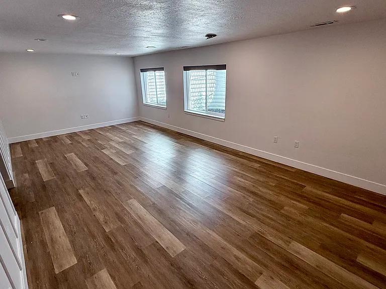 1692 W Quailhill Rd — Photo 36