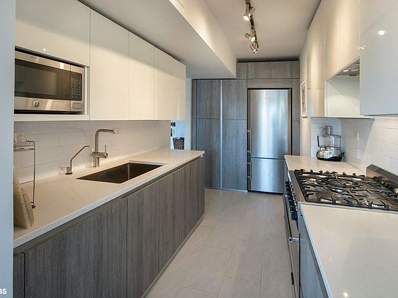 5th image of 2 Charlton St APT 11G