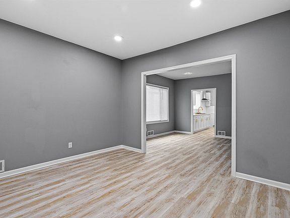 4th image of 319 156th Pl