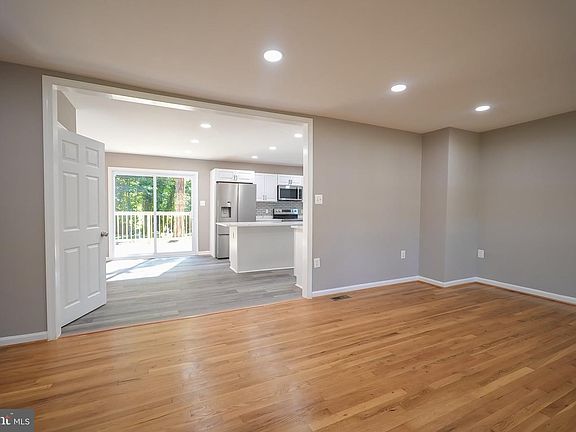 4th image of 4150 Barrett Pl