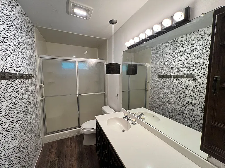212 Huron St — Photo 15