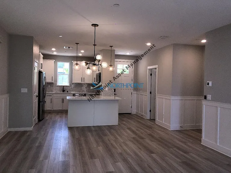 5013 Wuthering Ave — Photo 14