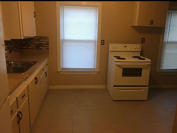 3rd image of 212 W Margaret St