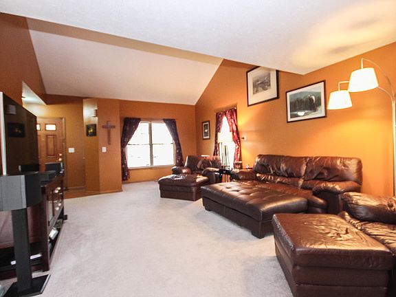 4th image of 837 Whitehead Dr
