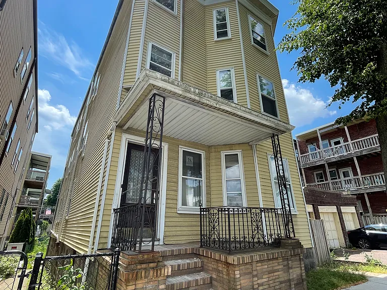 44 Ashley St #2 — Photo 22