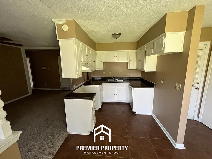 3210 Morningview Dr — Photo 6