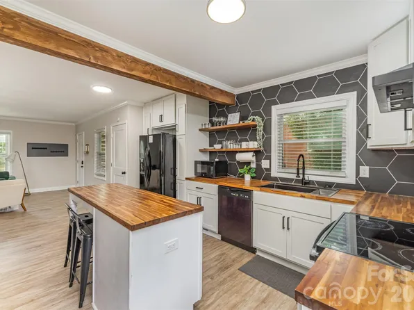 2601 Ashley Rd, Charlotte, NC 28208