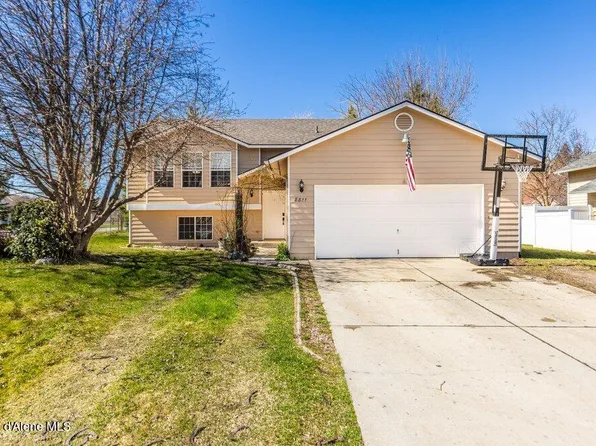 8811 N Davis Cir, Hayden Lake, ID 83835