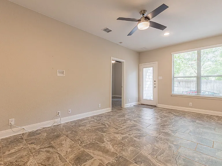 17410 Moscato — Photo 31