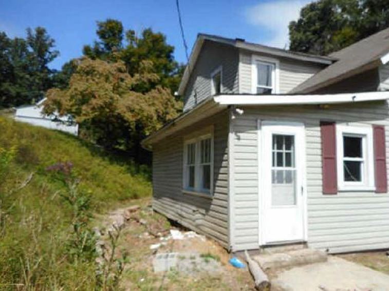 2nd image of 4507 County Road 40