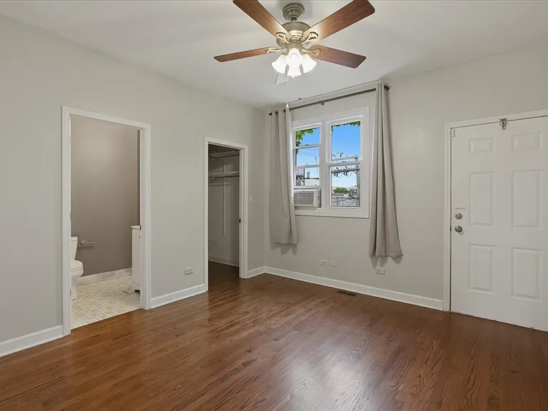745 N Wood St #TOWNHOUSE — Photo 3