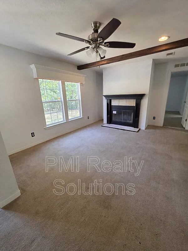 3 bed, 2.0 bath, 1456 sqft, $1,750 — Photo 2
