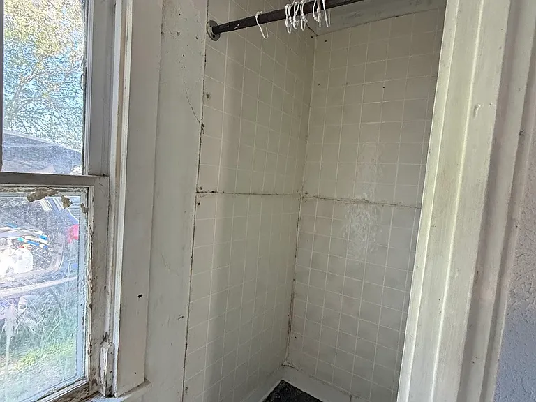 1700 W Grand Ave — Photo 5