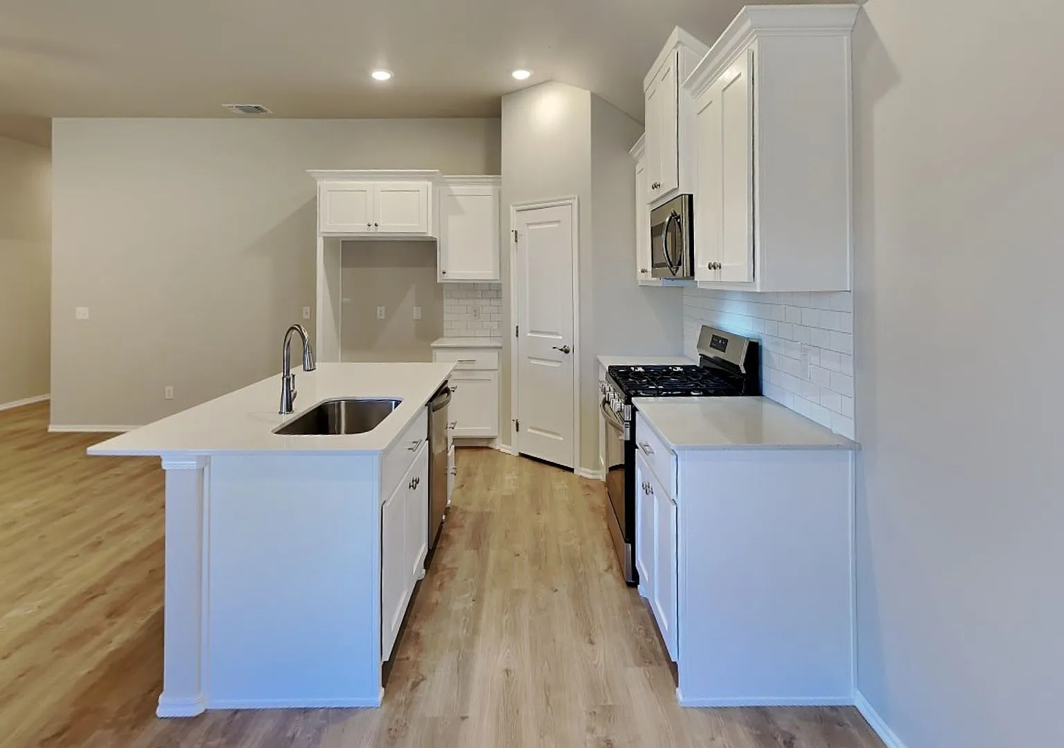 *Leasing Special*Luxury New 4 Bedroom 2 Bathroom Home In Piedmont Schools W/Office- Neighborhood ... — Photo 4