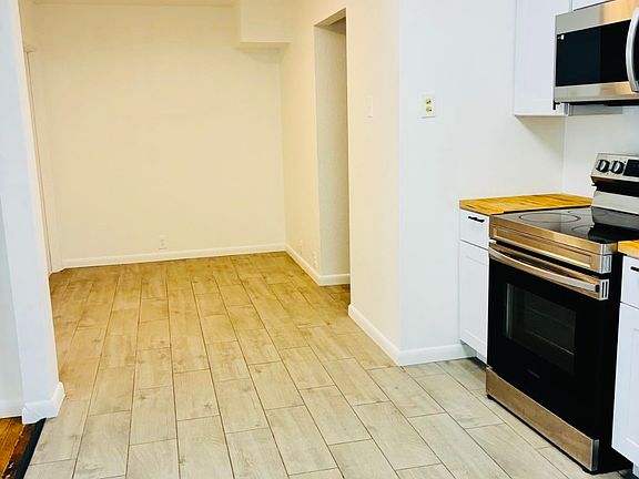 3rd image of 1114 Belmeade Dr