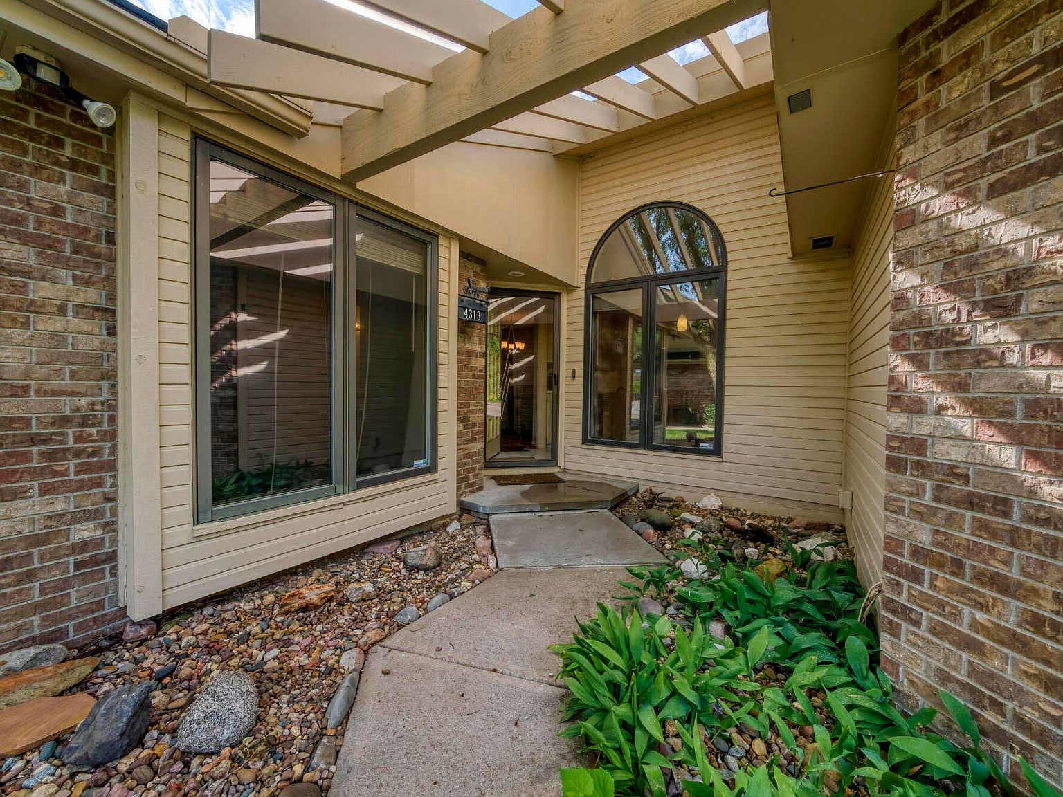 4313 Cottage Row, Council Bluffs, IA 51501 Zillow