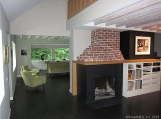 746 Den Rd, Stamford, CT 06903