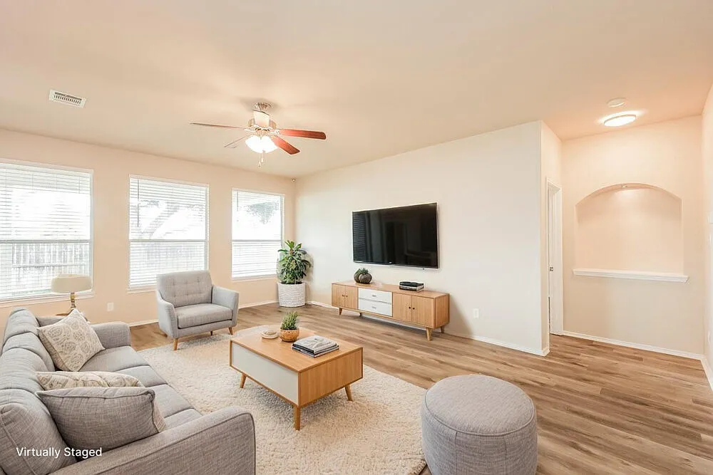 4 bed, 3.5 bath, 2755 sqft, $2,075 — Photo 4