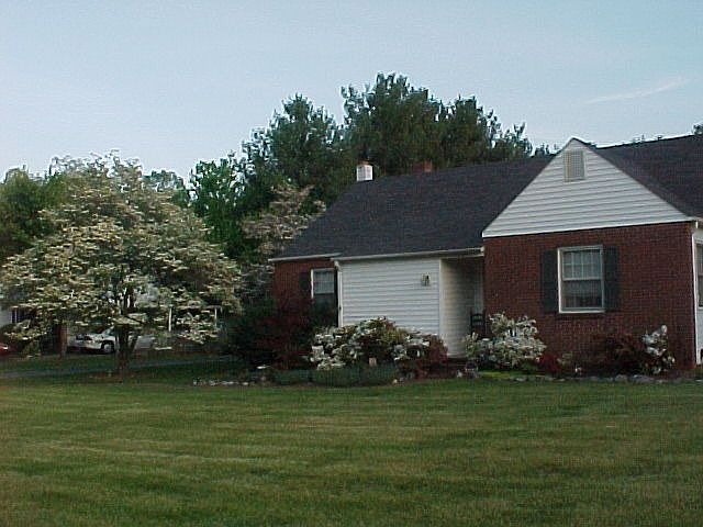 2nd image of 3932 Vest Mill Rd