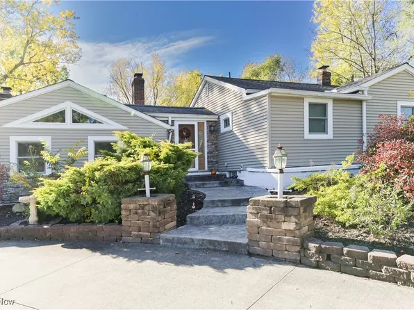 6708 Seneca Rd, Mayfield Village, OH 44143