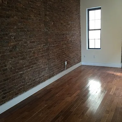 Rented by P Management | media 9