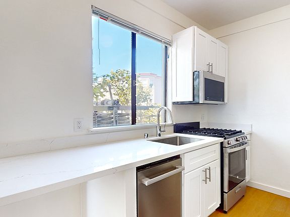 2nd image of 509 Greenwich St