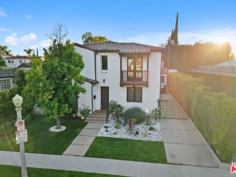 635 Seward St — Photo 43