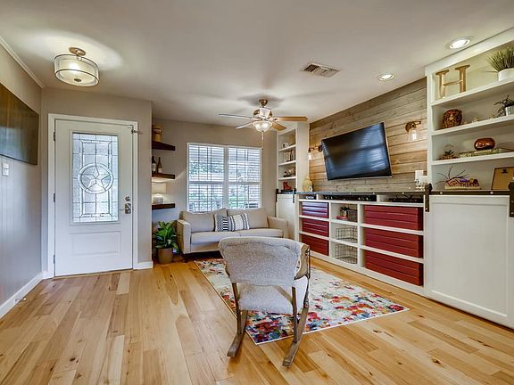 3rd image of 5804 Burnhill Dr