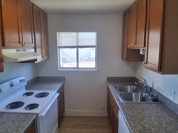 510 E Vine St APT J, Lodi, CA 95240
