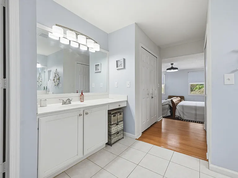 15073 Oak Chase Ct — Photo 31