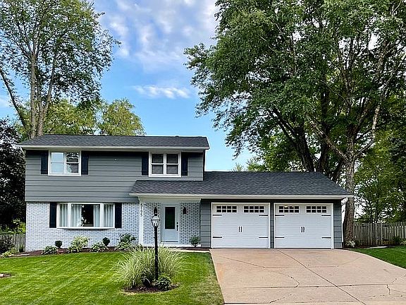 2nd image of 5195 Surrey Dr